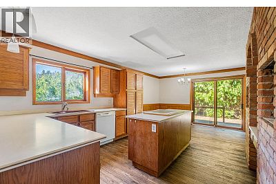 4977 Elliott Avenue Peachland Photo 23