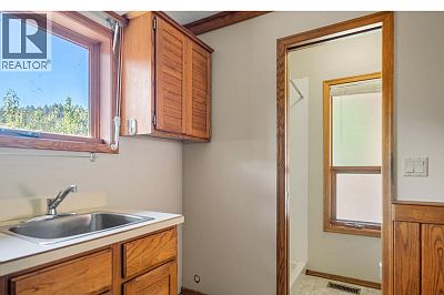 4977 Elliott Avenue Peachland Photo 25