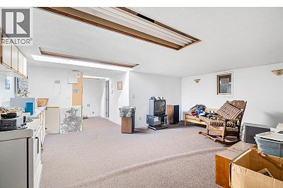 4977 Elliott Avenue Peachland Photo 68